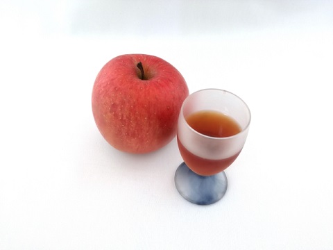 リンゴ酢はやさしい口当たりでも健康効果は一緒