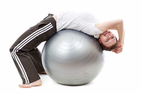 バランスボールは体幹の連動性を高めるのに最適