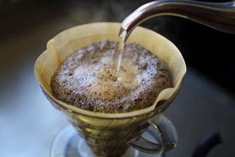 ドリップコーヒーの入れ方は抽出4回が美味しい