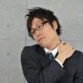 肩こりツボは鎖骨の下!胸の筋膜の癒着が原因