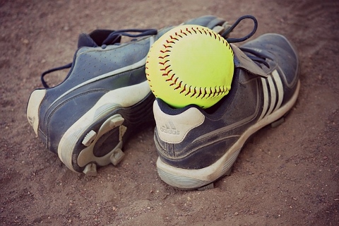 梨状筋ストレッチはソフトボールで臀中を刺激