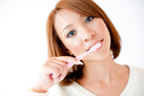 歯磨きの時間帯は夜寝る前と朝起きてすぐが重要