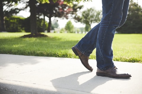 内臓脂肪を減らす「歩く」を運動に変える方法